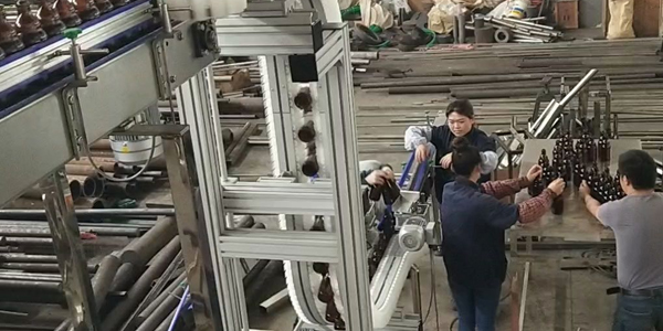 5000瓶每小时玻璃瓶卸垛机
